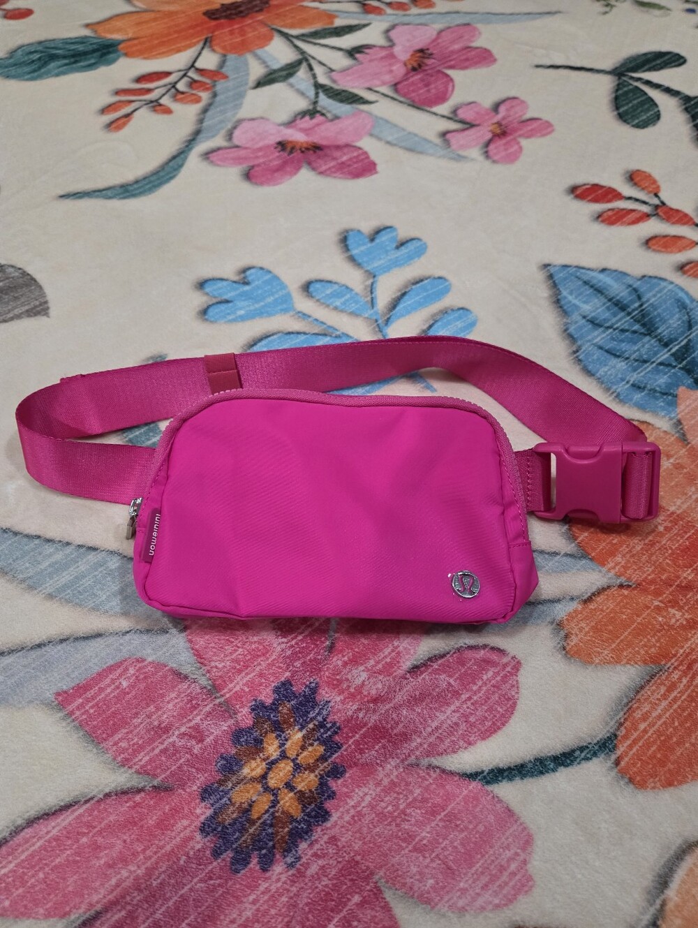 New Lululemon Everywhere Belt Bag 1L Flamingo Fun/Silver